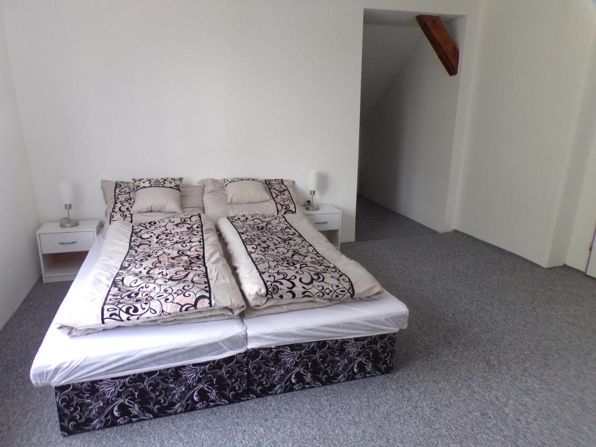 Hotel U Kremilka Jičín Esterno foto